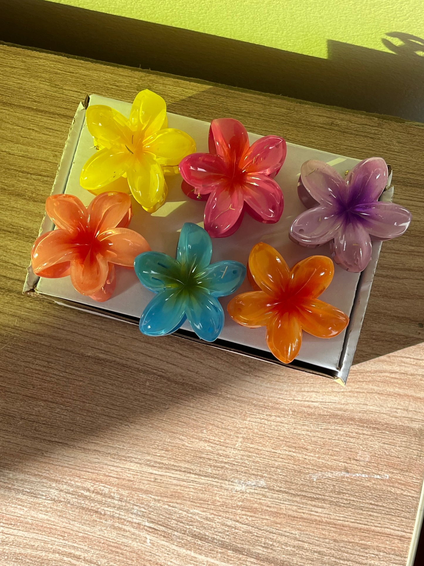 Flower claw clips box
